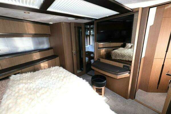 Galeon 650 Sky Yacht For Sale