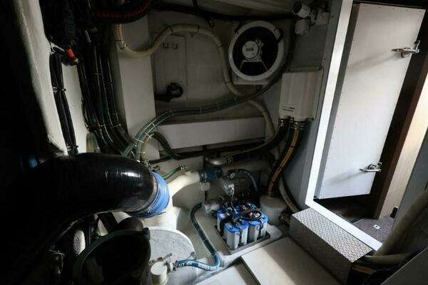 Galeon 650 Sky Yacht For Sale