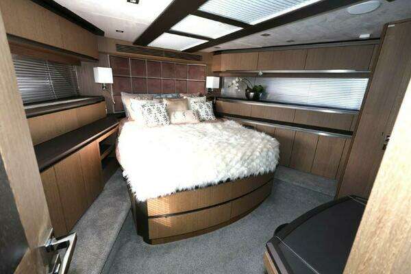 Galeon 650 Sky Yacht For Sale