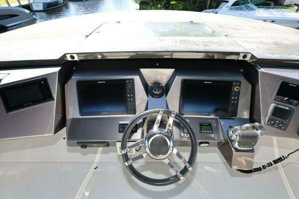 Galeon 650 Sky Yacht For Sale