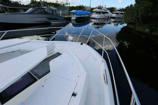 Galeon 650 Sky Yacht For Sale