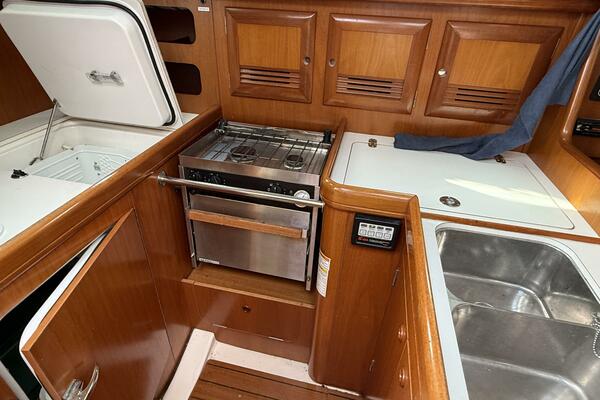 36ft Beneteau Yacht For Sale