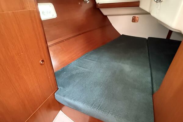 36ft Beneteau Yacht For Sale