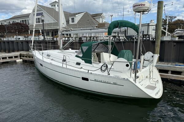 36ft Beneteau Yacht For Sale