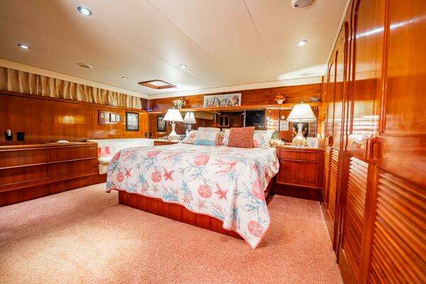 Viking 63 Motor Yacht Yacht For Sale