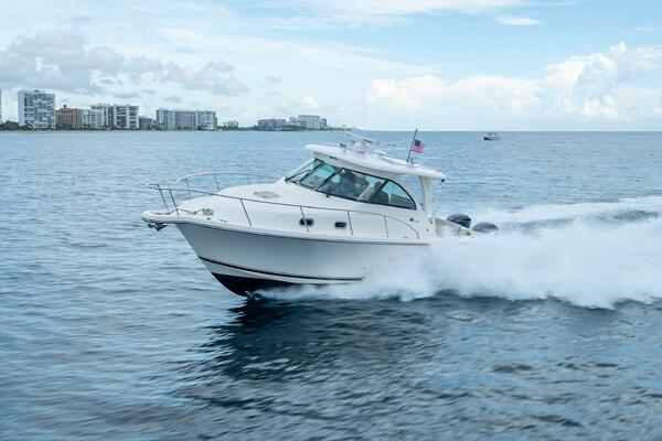 36ft Pursuit Yacht For Sale