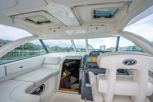 36ft Pursuit Yacht For Sale