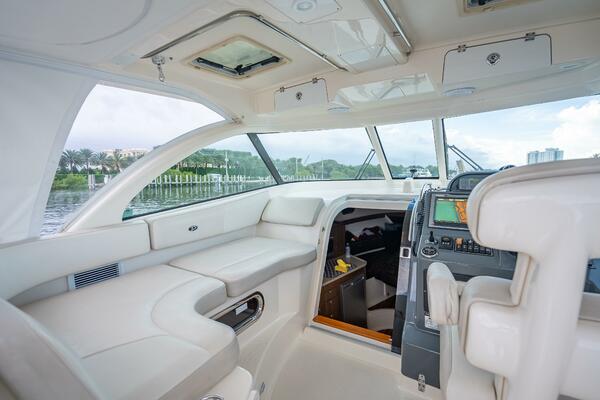 36ft Pursuit Yacht For Sale