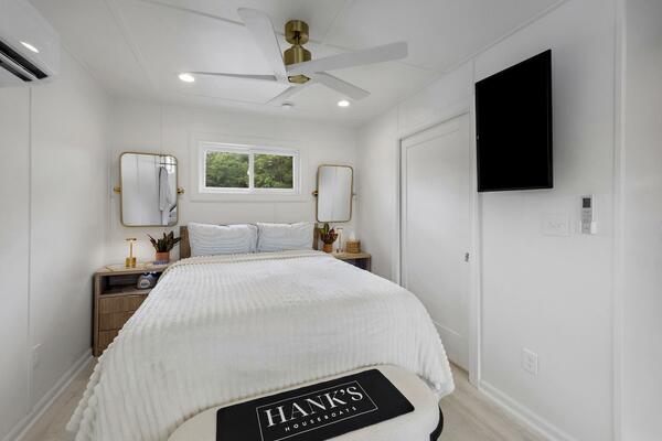 26ft Custom Yacht For Sale