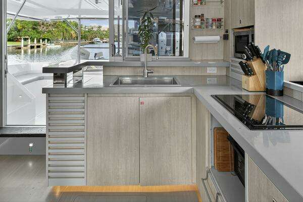 Leopard  Yacht For Sale