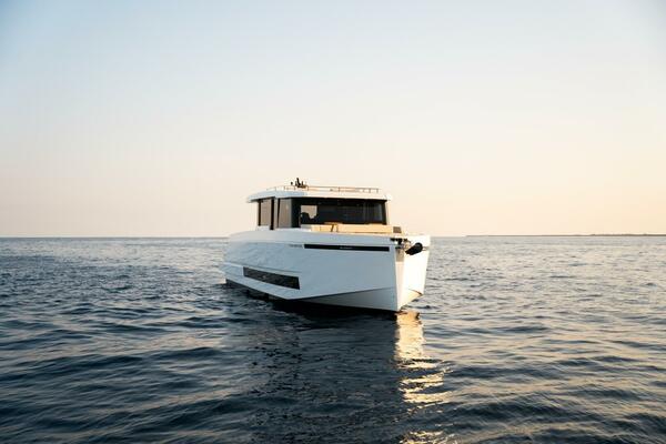 60ft De Antonio Yacht For Sale