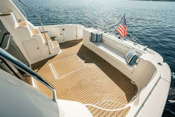 Sea Ray 580 Sedan Bridge Yacht For Sale