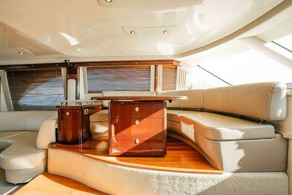 Sea Ray 580 Sedan Bridge Yacht For Sale