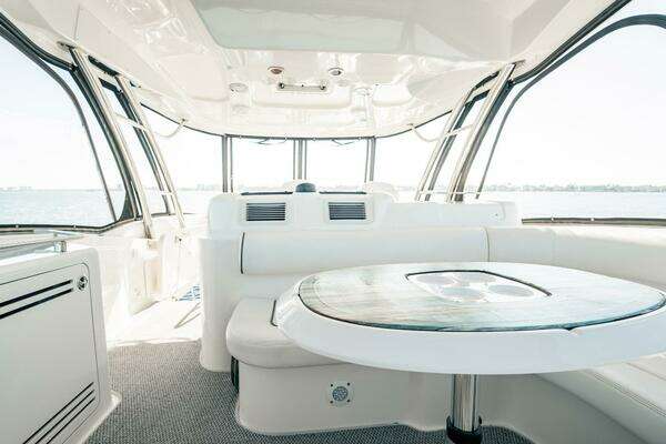 Sea Ray 580 Sedan Bridge Yacht For Sale