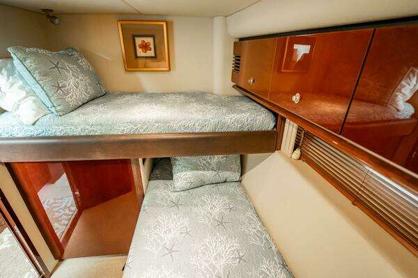 Sea Ray 580 Sedan Bridge Yacht For Sale