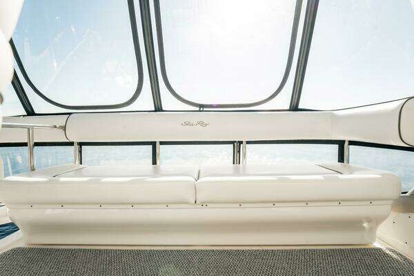 Sea Ray 580 Sedan Bridge Yacht For Sale