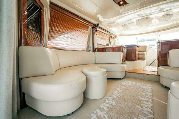Sea Ray 580 Sedan Bridge Yacht For Sale