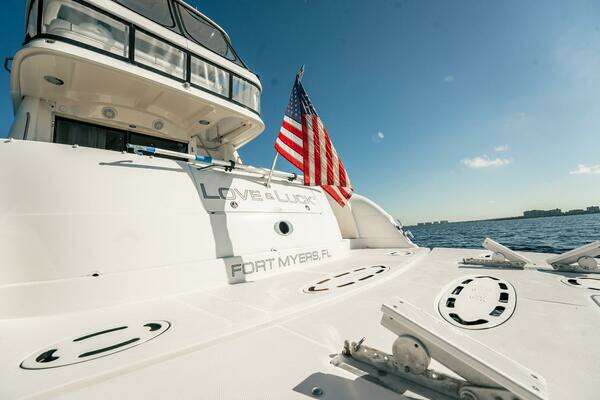 Sea Ray 580 Sedan Bridge Yacht For Sale
