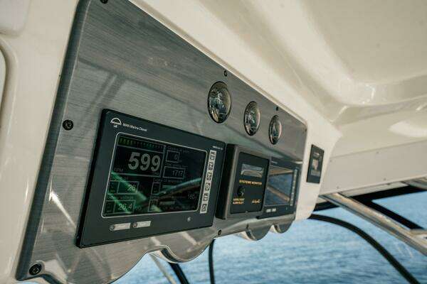 Sea Ray 580 Sedan Bridge Yacht For Sale