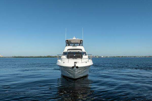 Sea Ray 580 Sedan Bridge Yacht For Sale
