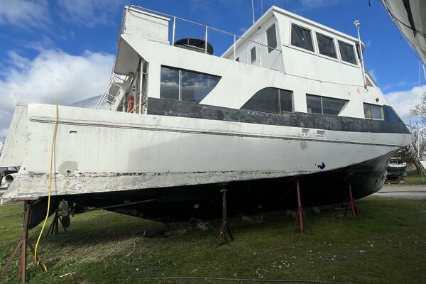 52ft Richardson Yacht For Sale