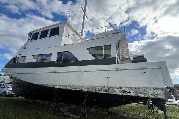 52ft Richardson Yacht For Sale