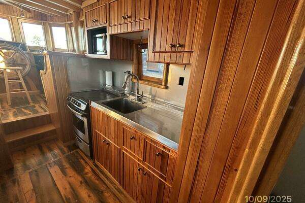 Custom Chesapeake Bay Buyboat Yacht For Sale