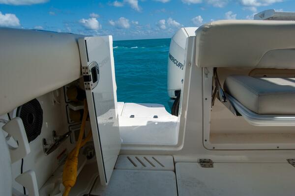 34ft Boston Whaler Yacht For Sale