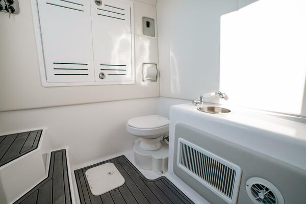 39ft Front Runner Yacht For Sale