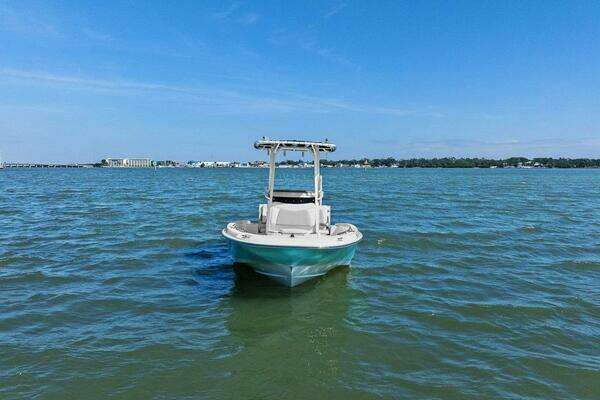 Photo of the 2016 Boston Whaler 210 Dauntless