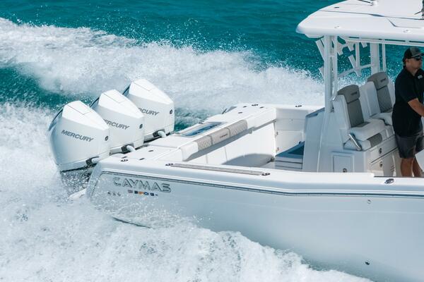 34ft Caymas Yacht For Sale