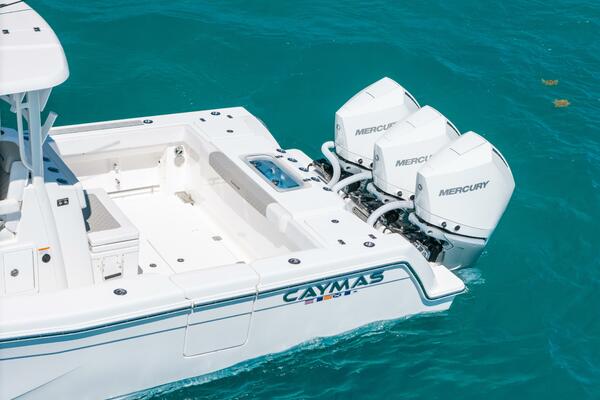 34ft Caymas Yacht For Sale
