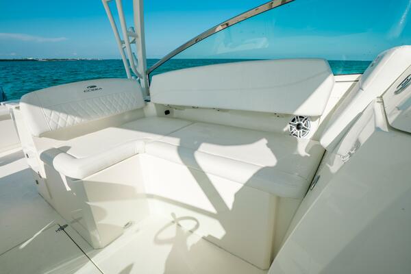 33ft Cobia Yacht For Sale