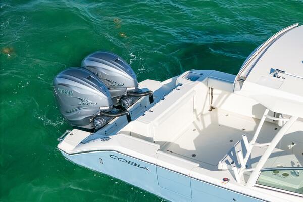 33ft Cobia Yacht For Sale