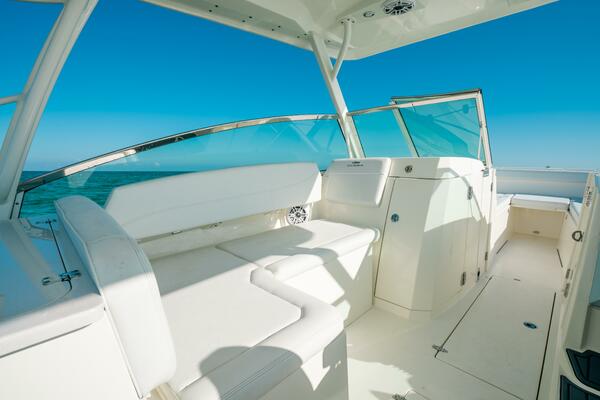 33ft Cobia Yacht For Sale