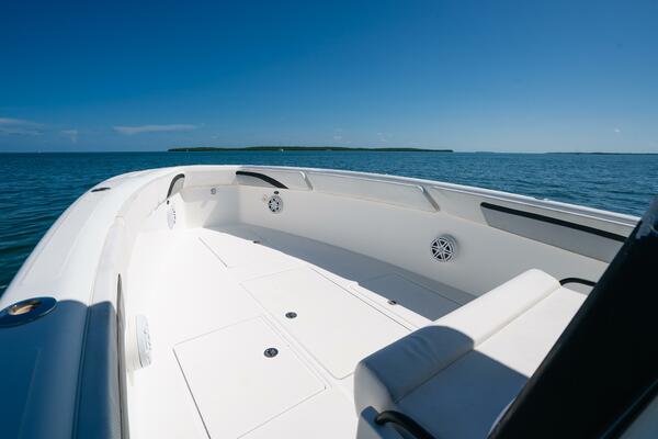 33ft Deep Impact Yacht For Sale