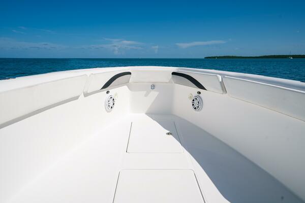 33ft Deep Impact Yacht For Sale