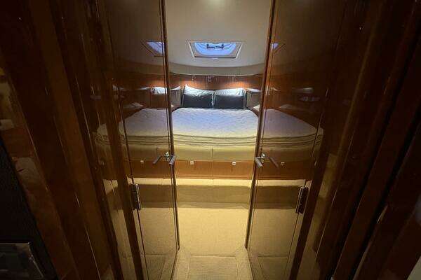 Sea Ray 470 Sundancer Yacht For Sale