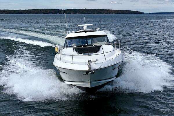 Sea Ray 470 Sundancer Yacht For Sale