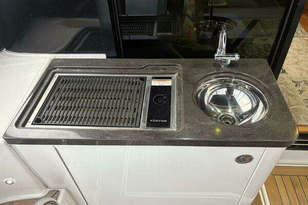 Sea Ray 470 Sundancer Yacht For Sale