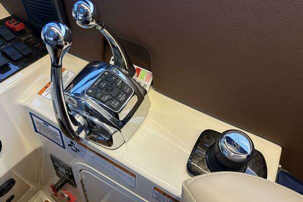 Sea Ray 470 Sundancer Yacht For Sale