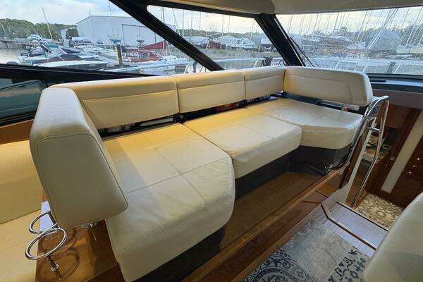 Sea Ray 470 Sundancer Yacht For Sale