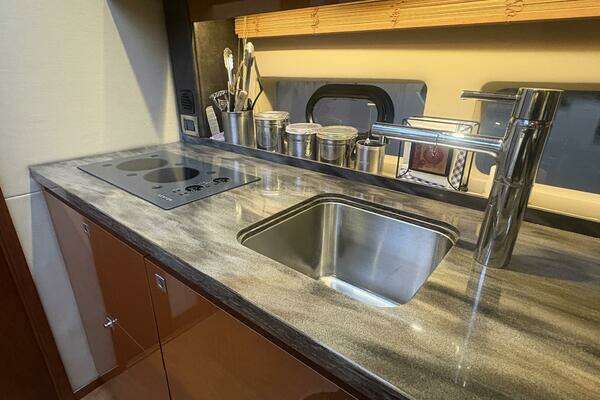 Sea Ray 470 Sundancer Yacht For Sale