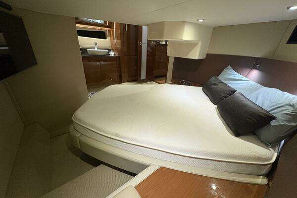 Sea Ray 470 Sundancer Yacht For Sale