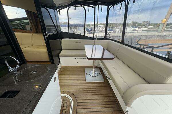 Sea Ray 470 Sundancer Yacht For Sale