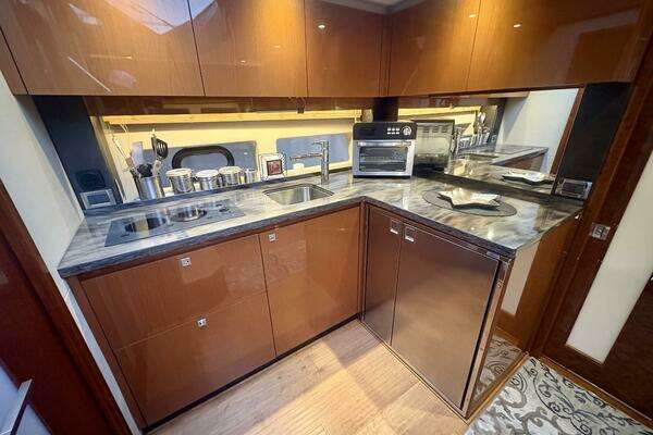 Sea Ray 470 Sundancer Yacht For Sale