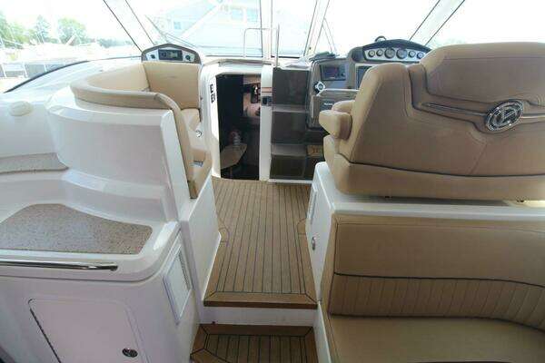 Cruisers Yachts 430 Sports Coupe Yacht For Sale