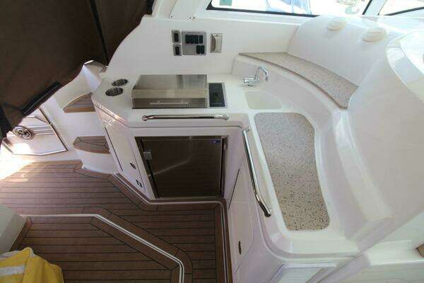 Cruisers Yachts 430 Sports Coupe Yacht For Sale
