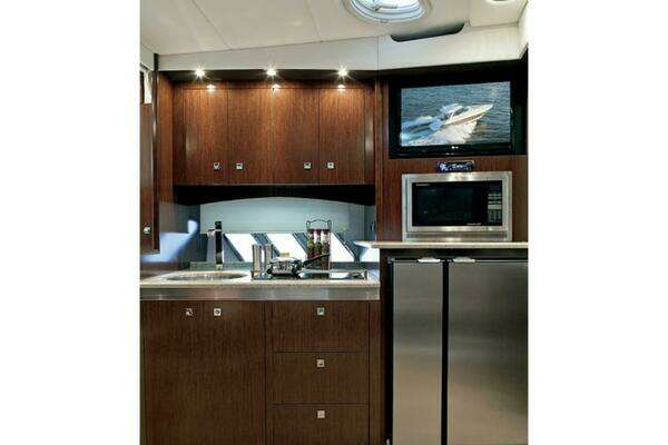 Cruisers Yachts 430 Sports Coupe Yacht For Sale