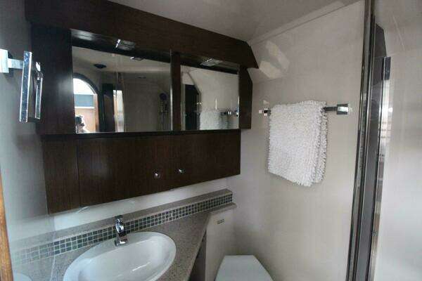 Cruisers Yachts 430 Sports Coupe Yacht For Sale